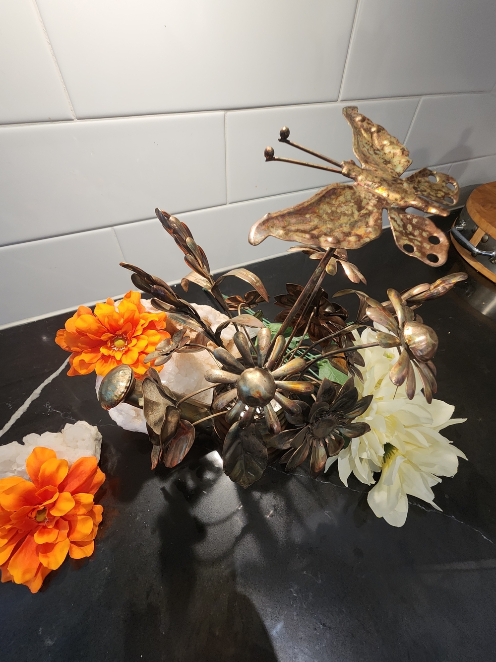 Musical Metal Watering Can – Wind-Up Butterfly "You Light Up My Life" - Picture 7 of 11